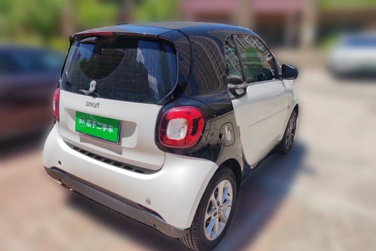 Used smart fortwo 2018 1.0L 52kW Hardtop Dynamic Version China V Rear Right 45 Deg