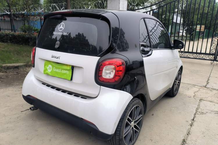 Used smart fortwo 2018 0.9T 66 kW Yaojin Special Edition China V Standard Rear Right 45 Deg