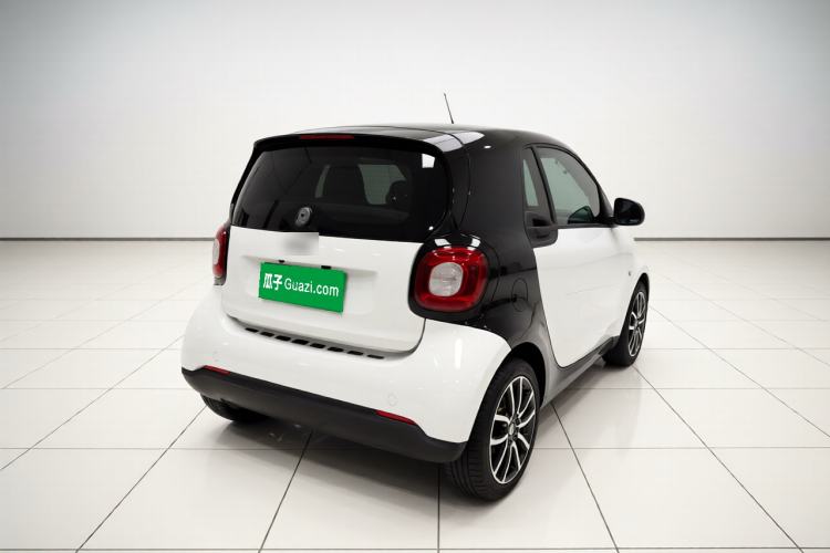 Used smart fortwo 2018 1.0L 52kW Hardtop Passion Edition China V Standard Rear Right 45 Deg