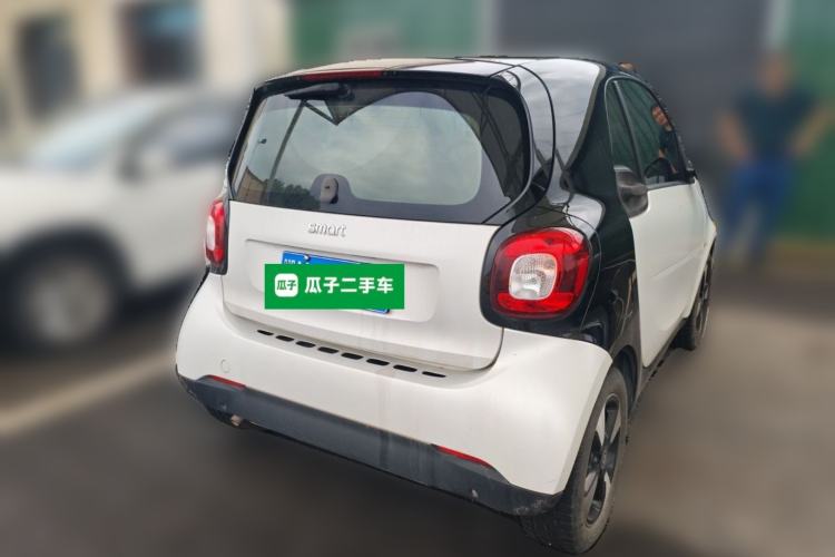 Used smart fortwo 2018 1.0L 52kW Hardtop Passion Edition China V Standard Rear Right 45 Deg