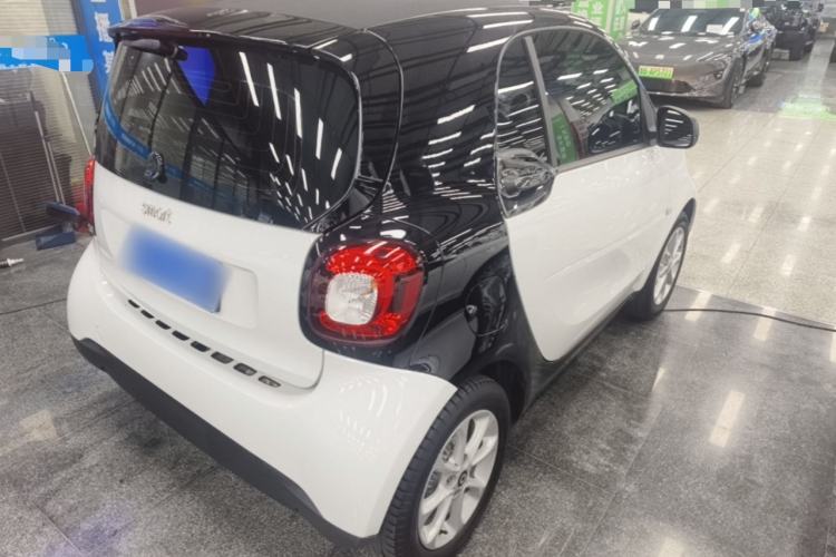 Used smart fortwo 2018 1.0L 52kW Hardtop Dynamic Version China V Rear Right 45 Deg