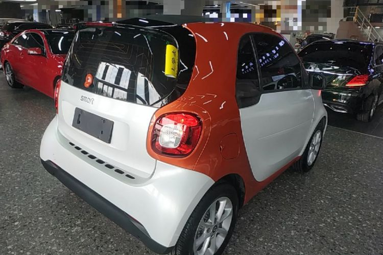Used smart fortwo 2018 1.0L 52kW Hardtop Dynamic Version China V Rear Right 45 Deg