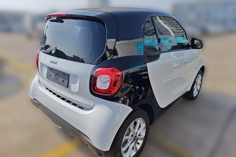Used smart fortwo 2018 1.0L 52kW Hardtop Dynamic Version China V Rear Right 45 Deg