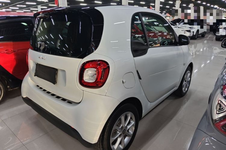 Used smart fortwo 2018 1.0L 52kW Hardtop Dynamic Version China V Rear Right 45 Deg