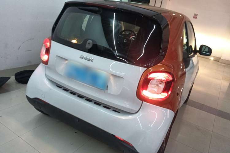 Used smart fortwo 2018 1.0L 52kW Hardtop Passion Edition China V Standard Rear Right 45 Deg