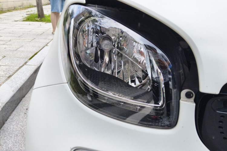 Used smart fortwo 2018 1.0L 52kW Hardtop Passion Edition China V Standard Right Front Headlight