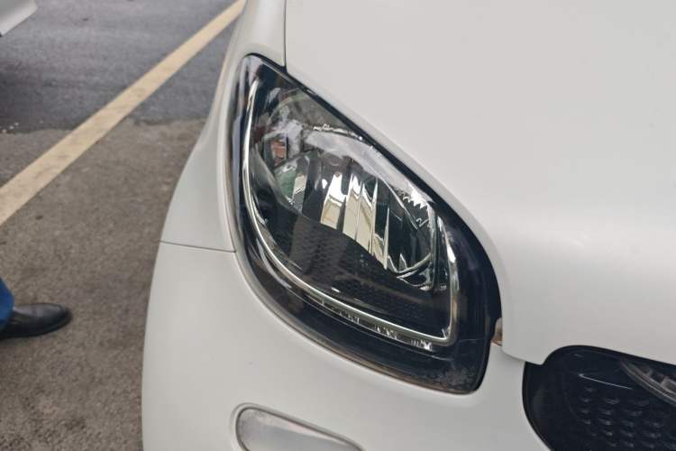 Used smart fortwo 2018 1.0L 52kW Hardtop Passion Edition China V Standard Right Front Headlight