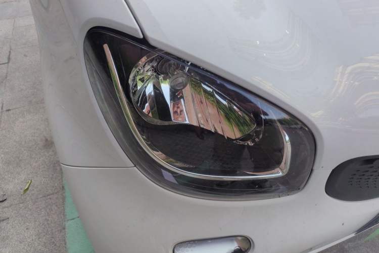 Used smart fortwo 2018 1.0L 52kW Hardtop Dynamic Version China V Right Front Headlight