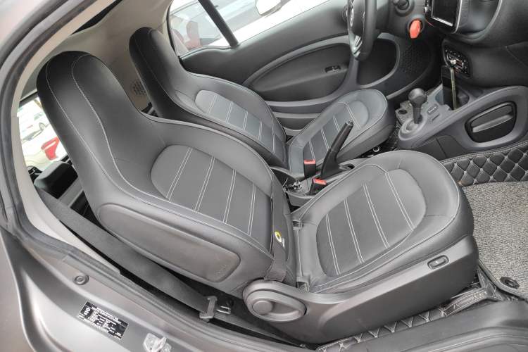 Used smart fortwo 2018 0.9T 66kW Hardtop Pioneer Edition China V Emission Standard Right Front Seat