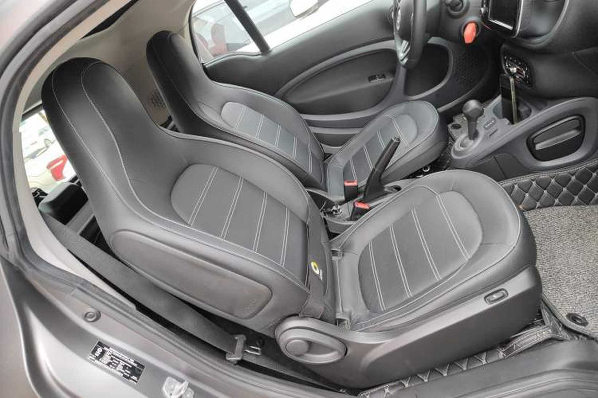 Used smart fortwo 2018 0.9T 66kW Hardtop Pioneer Edition China V Emission Standard Right Front Seat