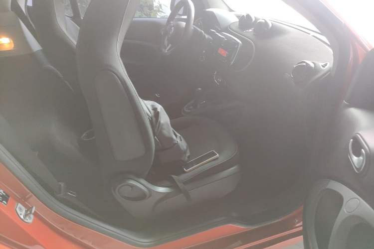 Used smart fortwo 2018 1.0L 52kW Hardtop Passion Edition China V Standard Right Front Seat