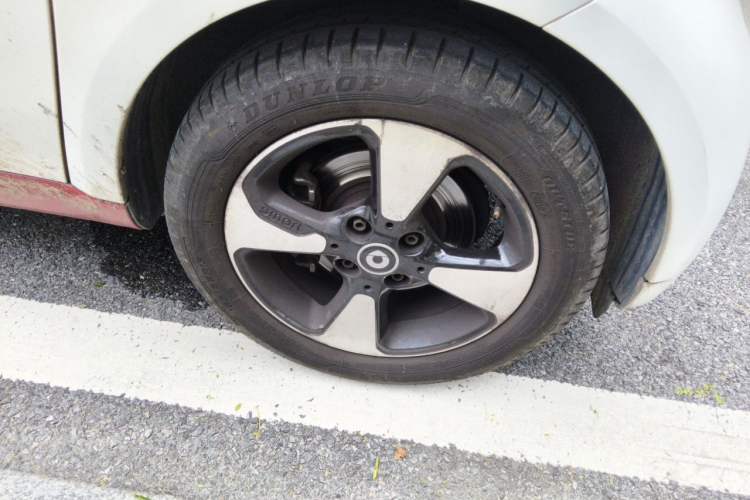Used smart fortwo 2018 1.0L 52kW Hardtop Passion Edition China V Standard Right Front Wheel Hub