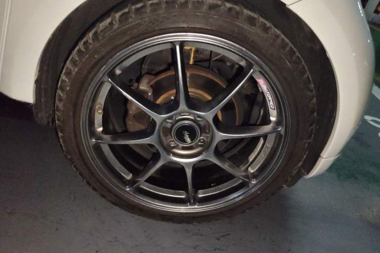 Used smart fortwo 2018 1.0L 52kW Hardtop Passion Edition China V Standard Right Front Wheel Hub