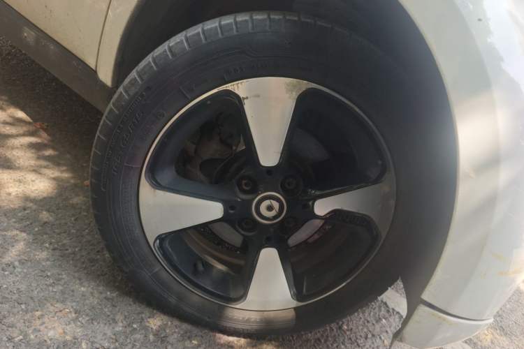 Used smart fortwo 2018 1.0L 52kW Hardtop Passion Edition China V Standard Right Front Wheel Hub