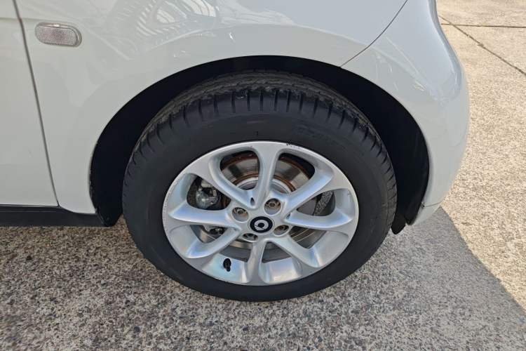 Used smart fortwo 2018 1.0L 52kW Hardtop Dynamic Version China V Right Front Wheel Hub
