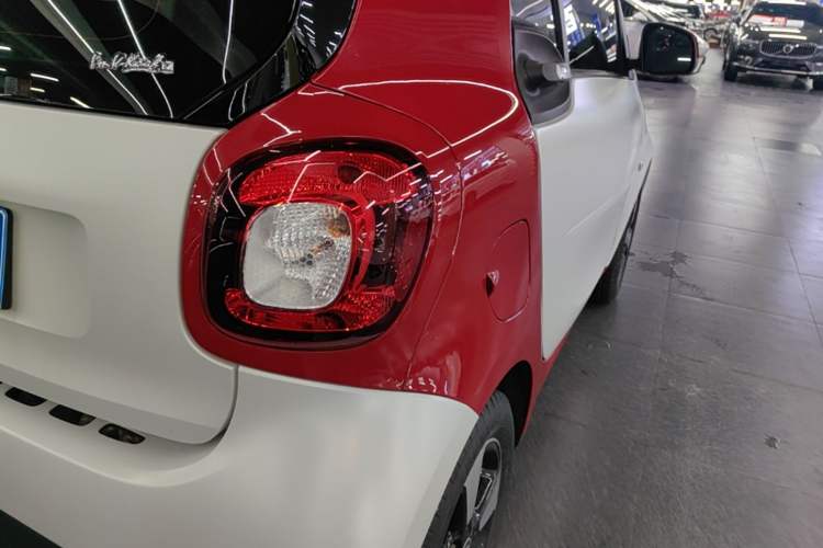 Used smart fortwo 2018 1.0L 52kW Hardtop Passion Edition China V Standard Right Rear Taillight