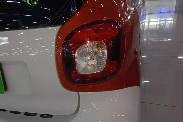 Used smart fortwo 2018 1.0L 52kW Hardtop Passion Edition China V Standard Right Rear Taillight