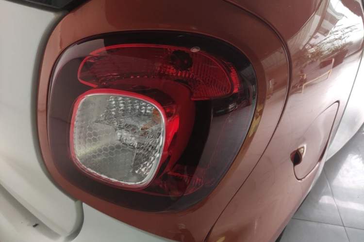 Used smart fortwo 2018 1.0L 52kW Hardtop Passion Edition China V Standard Right Rear Taillight