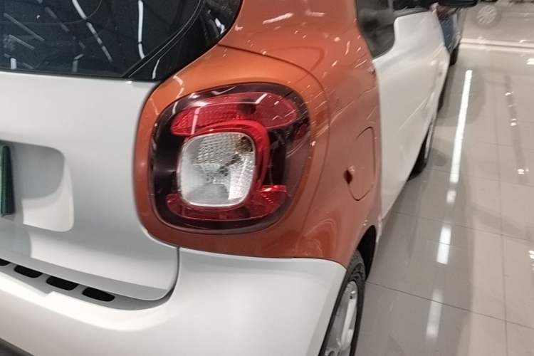 Used smart fortwo 2018 1.0L 52kW Hardtop Dynamic Version China V Right Rear Taillight