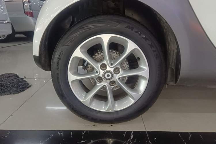Used smart fortwo 2018 1.0L 52kW Hardtop Dynamic Version China V Right Rear Wheel Hub