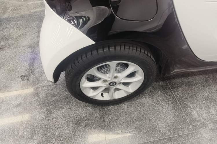Used smart fortwo 2018 1.0L 52kW Hardtop Dynamic Version China V Right Rear Wheel Hub
