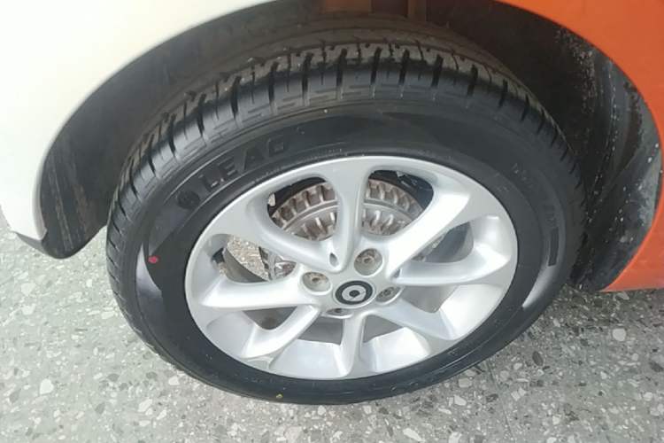 Used smart fortwo 2018 1.0L 52kW Hardtop Dynamic Version China V Right Rear Wheel Hub