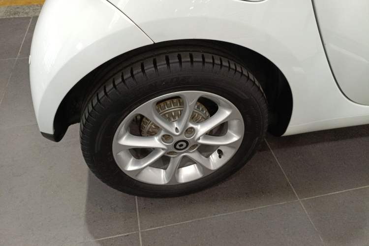 Used smart fortwo 2018 1.0L 52kW Hardtop Dynamic Version China V Right Rear Wheel Hub