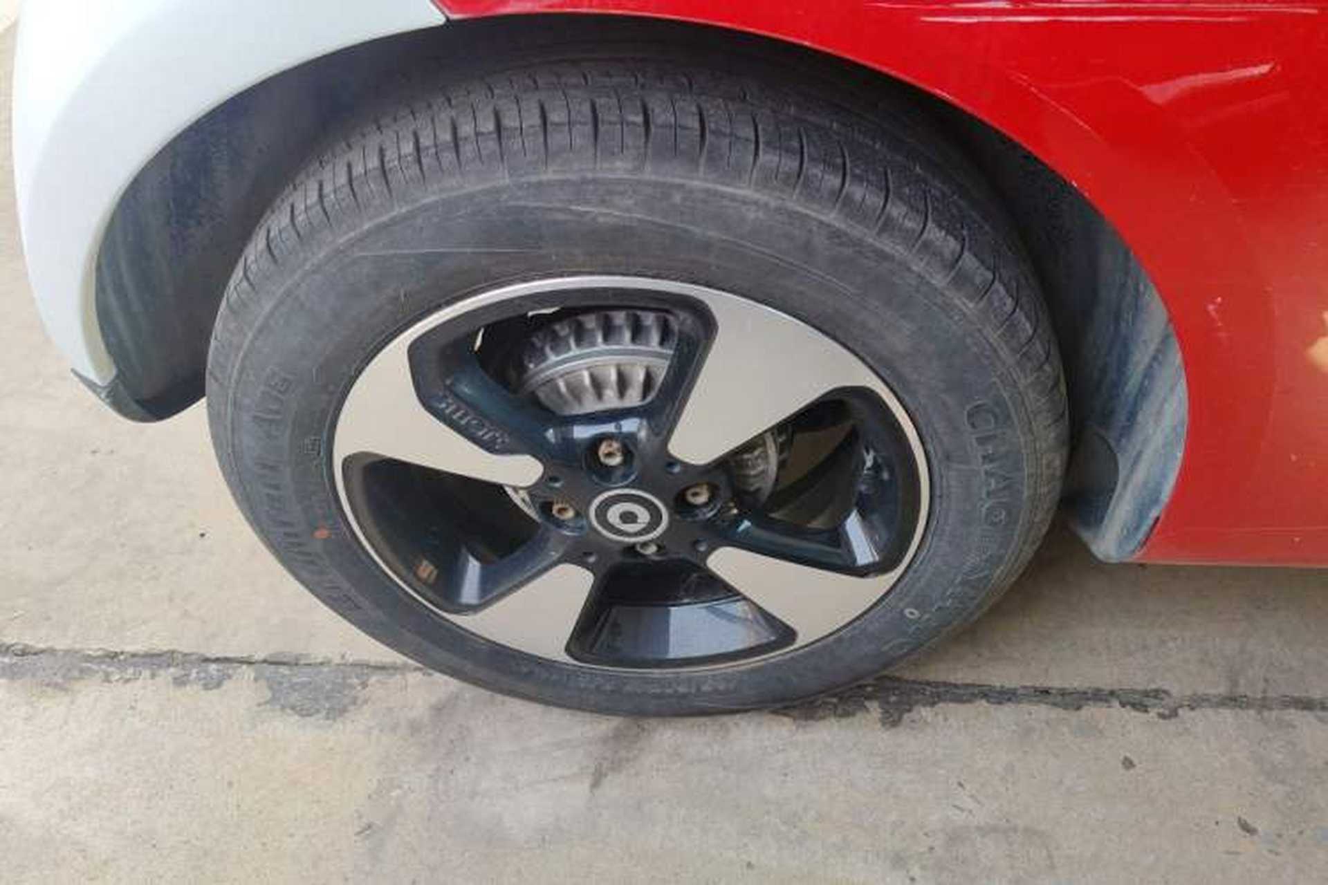 Used smart fortwo 2018 1.0L 52kW Hardtop Passion Edition China V Standard Right Rear Wheel Hub