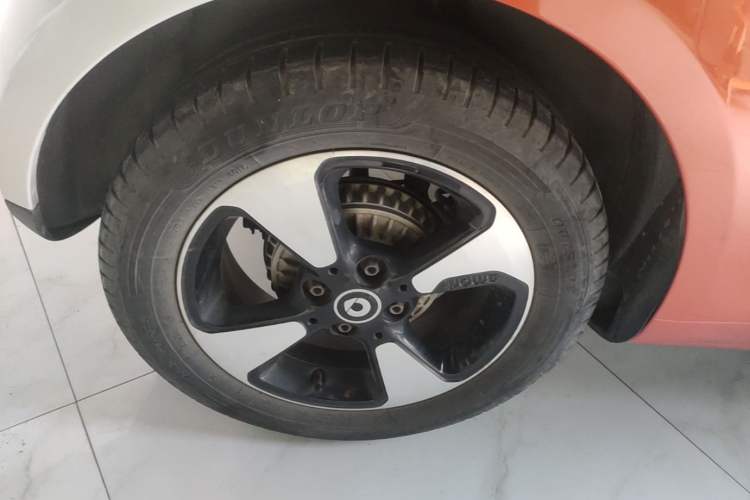 Used smart fortwo 2018 1.0L 52kW Hardtop Passion Edition China V Standard Right Rear Wheel Hub