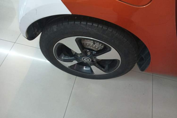 Used smart fortwo 2018 1.0L 52kW Hardtop Passion Edition China V Standard Right Rear Wheel Hub