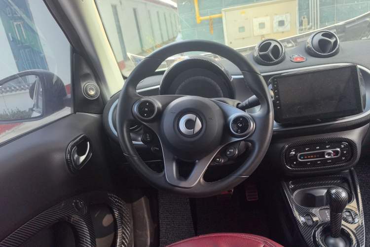 Used smart fortwo 2018 1.0L 52kW Convertible Passion Edition China V Standard Steering Wheel