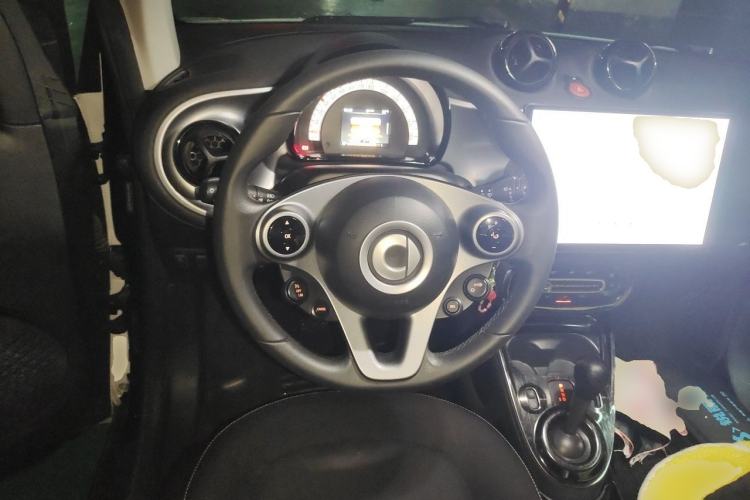 Used smart fortwo 2018 1.0L 52kW Hardtop Passion Edition China V Standard Steering Wheel