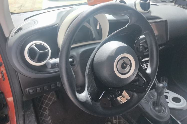 Used smart fortwo 2018 1.0L 52kW Hardtop Dynamic Version China V Steering Wheel