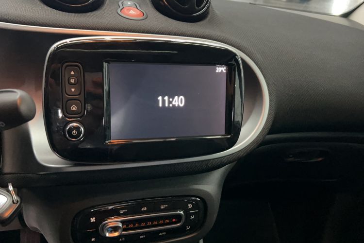 Used smart fortwo 2018 0.9T 66kW Hardtop Pioneer Edition China V Emission Standard Steering Wheel