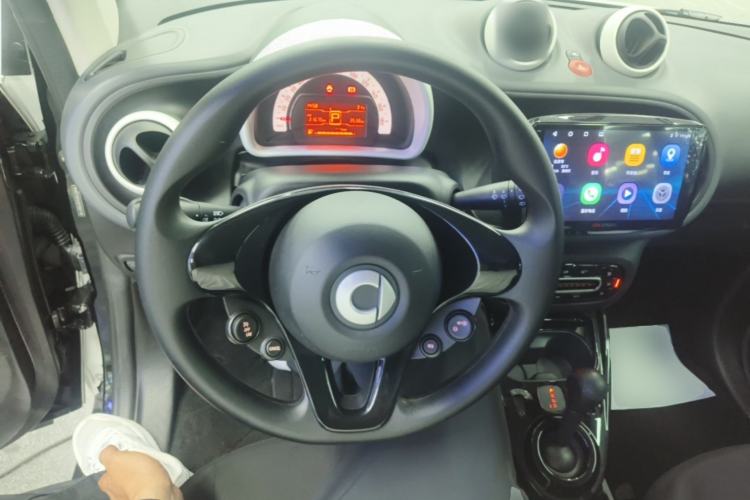 Used smart fortwo 2018 1.0L 52kW Hardtop Dynamic Version China V Steering Wheel