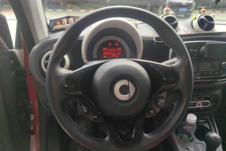 Used smart fortwo 2018 1.0L 52kW Hardtop Dynamic Version China V Steering Wheel
