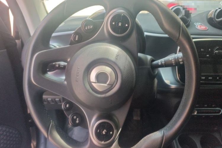 Used smart fortwo 2018 1.0L 52kW Hardtop Passion Edition China V Standard Steering Wheel