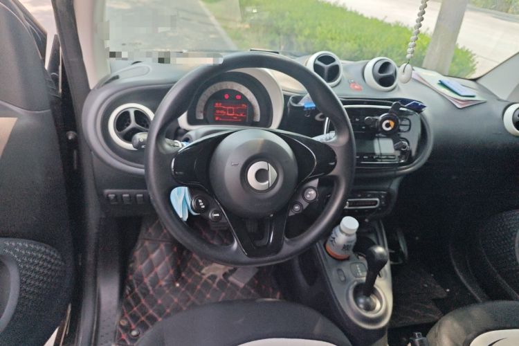 Used smart fortwo 2018 1.0L 52kW Hardtop Dynamic Version China V Steering Wheel