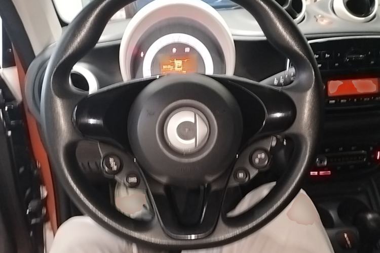 Used smart fortwo 2018 1.0L 52kW Hardtop Dynamic Version China V Steering Wheel