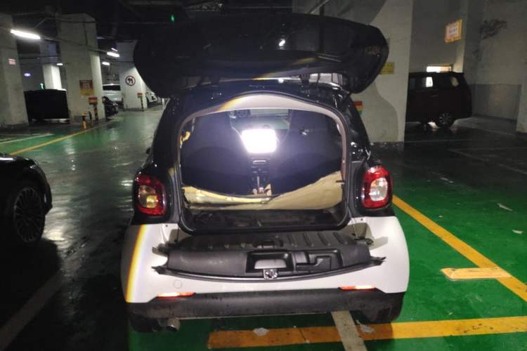Used smart fortwo 2018 1.0L 52kW Hardtop Passion Edition China V Standard Trunk
