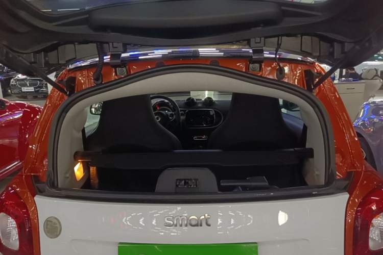 Used smart fortwo 2018 1.0L 52kW Hardtop Passion Edition China V Standard Trunk