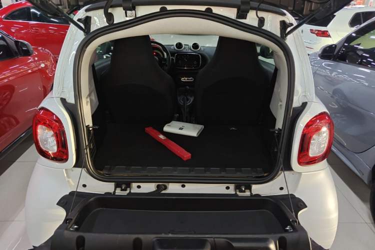 Used smart fortwo 2018 1.0L 52kW Hardtop Dynamic Version China V Trunk