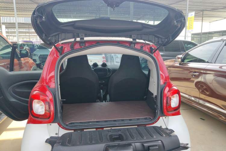 Used smart fortwo 2018 1.0L 52kW Hardtop Passion Edition China V Standard Trunk