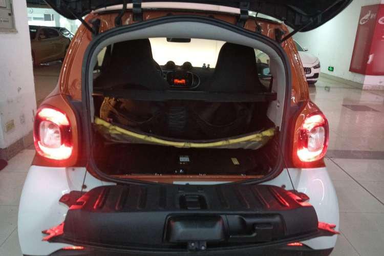 Used smart fortwo 2018 1.0L 52kW Hardtop Passion Edition China V Standard Trunk