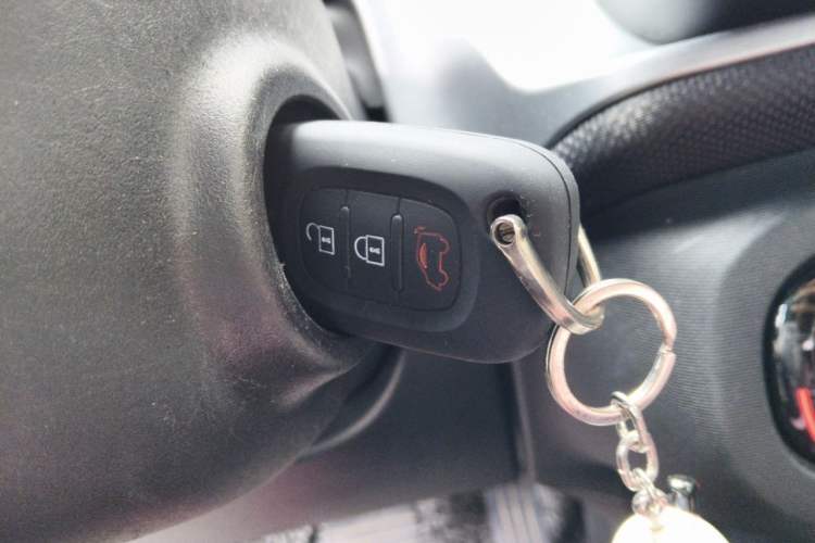 Used smart fortwo 2018 1.0L 52kW Hardtop Passion Edition China V Standard Vehicle Key