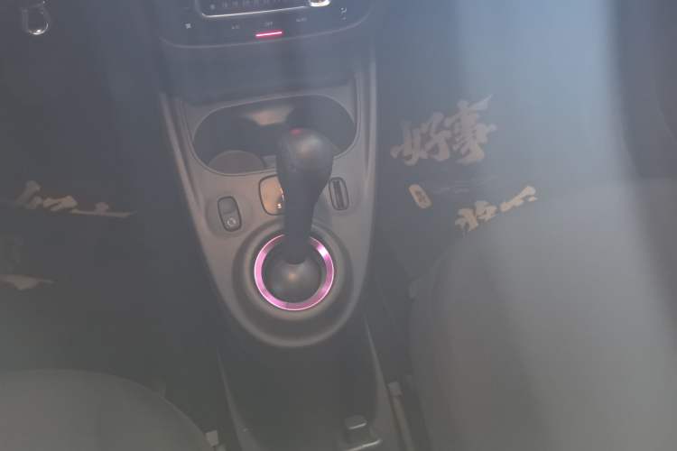 Used smart fortwo 2018 1.0L 52kW Hardtop Dynamic Version China V Gear Lever
