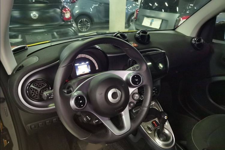 Used smart fortwo 2018 1.0L 52kW Hardtop Passion Edition China V Standard Interior 1