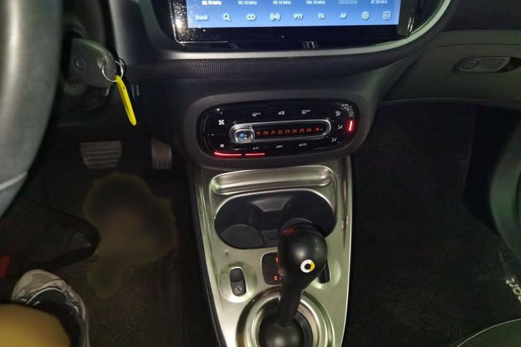 Used smart fortwo 2018 1.0L 52kW Hardtop Passion Edition China V Standard Interior 3