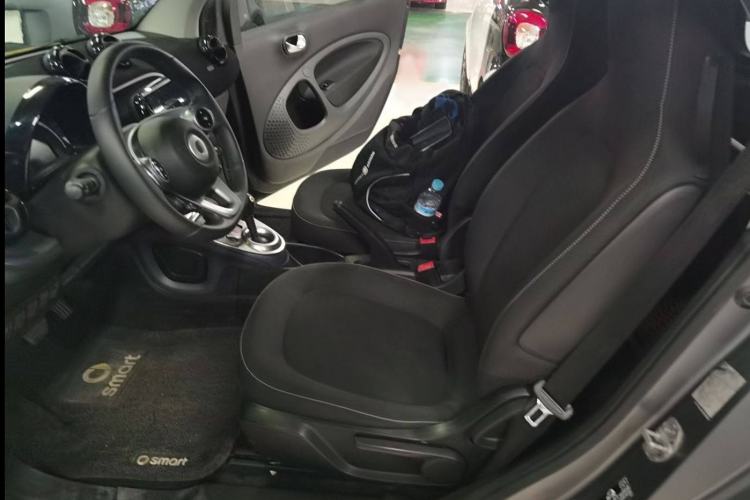 Used smart fortwo 2018 1.0L 52kW Hardtop Passion Edition China V Standard Interior 4