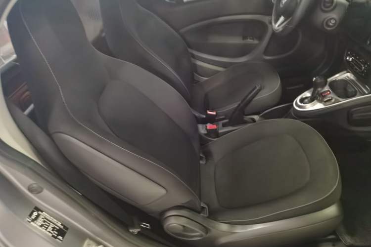 Used smart fortwo 2018 1.0L 52kW Hardtop Passion Edition China V Standard Interior 5